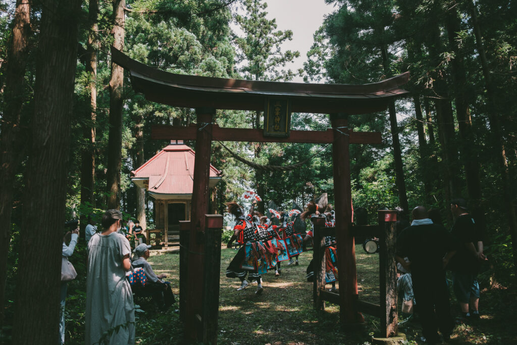 三峯神社, 北藤根鬼剣舞, 盆供養 の写真