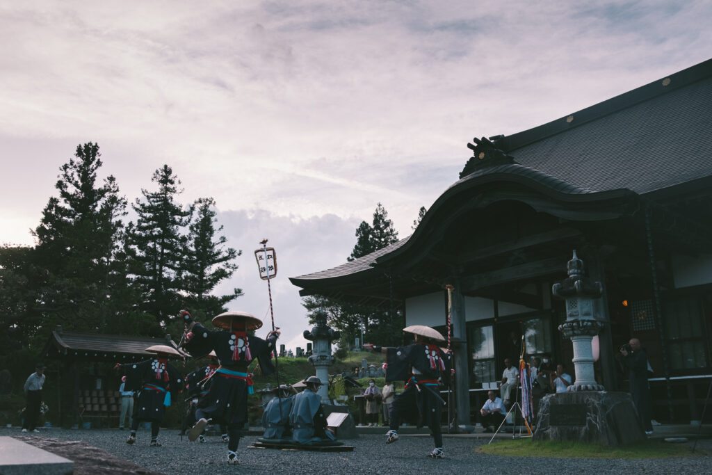軽石薩摩奴踊, 西光寺 の写真