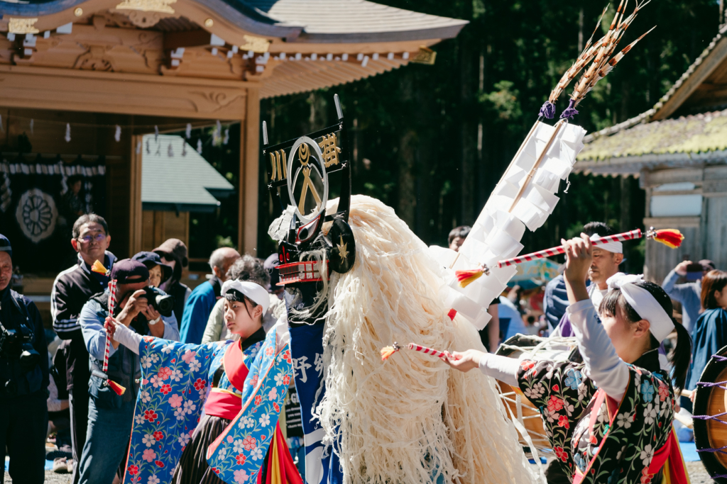 板澤しし踊り, 六神石神社例大祭 の写真