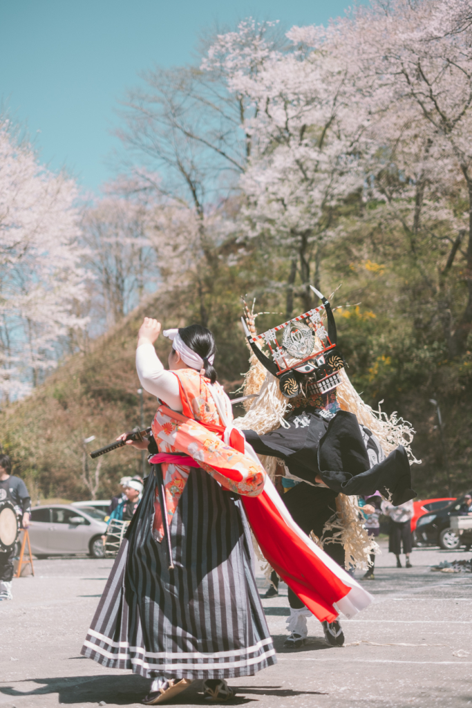 遠野さくらまつり, 鷹鳥屋しし踊り, 南部神社 の写真