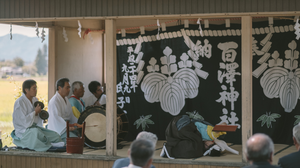 星山神楽, 折敷舞, 堤島神社 の写真