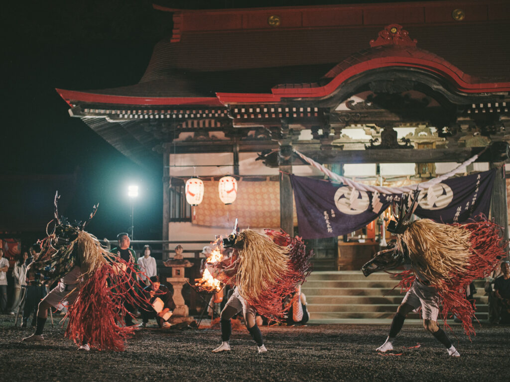 八幡鹿舞, 豊間根白山神社