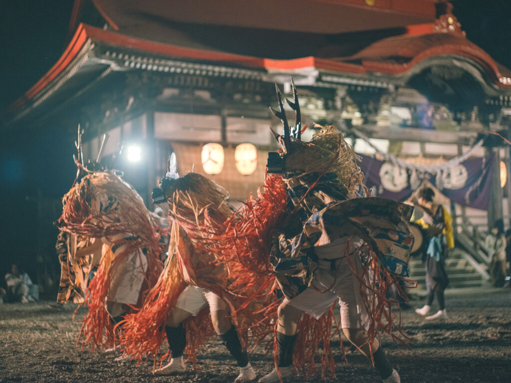 八幡鹿舞, 豊間根白山神社