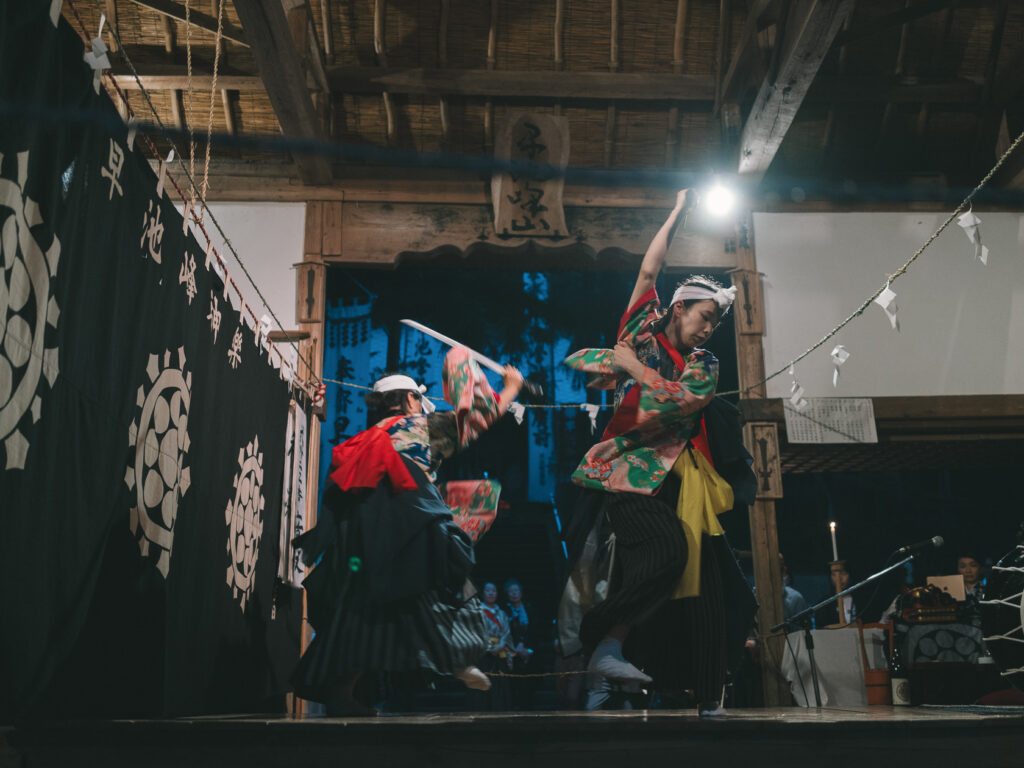 早池峯神社例大祭, 大出早池峰神楽, 竜殿