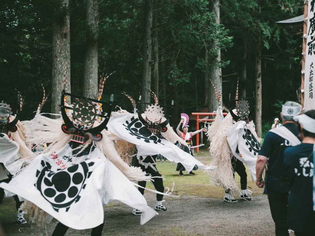 早池峯神社, 早池峯神社例大祭, 張山しし踊り