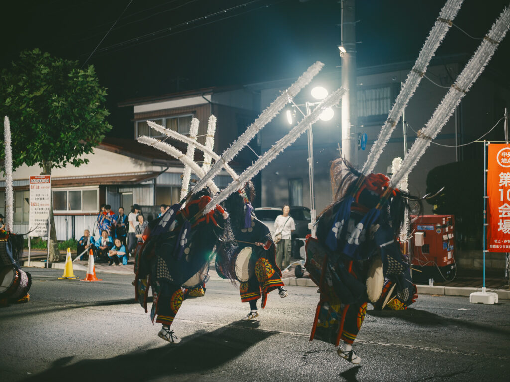 行山流口内鹿踊