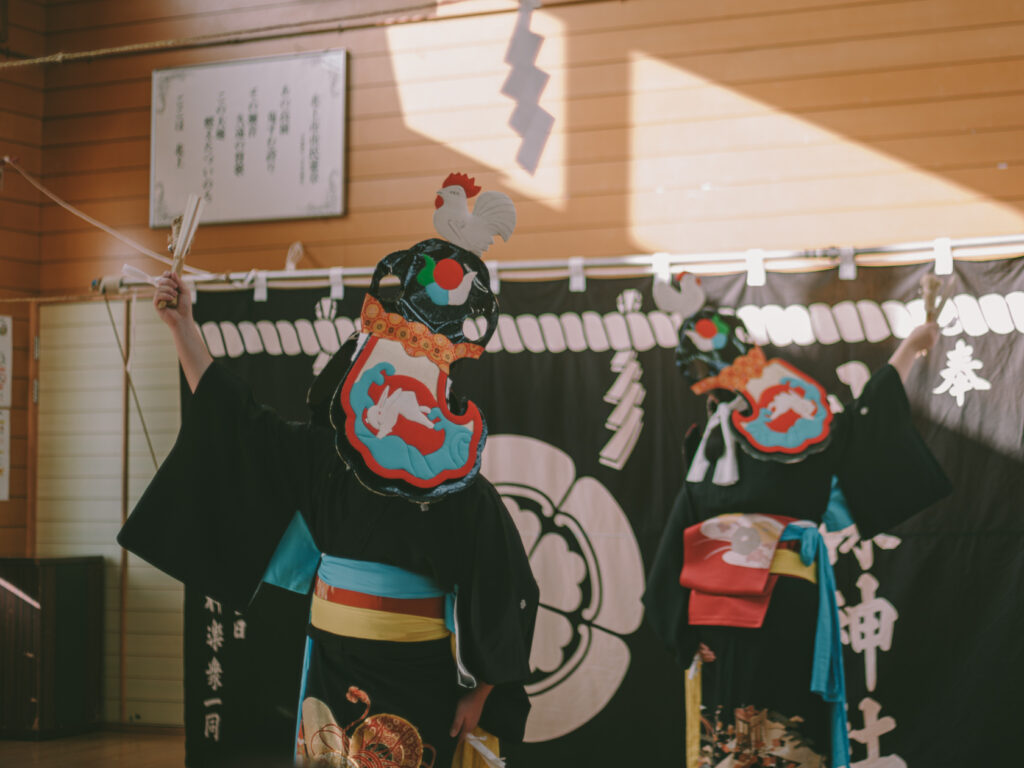 鶏舞, 更木地区交流センター, 成田神楽